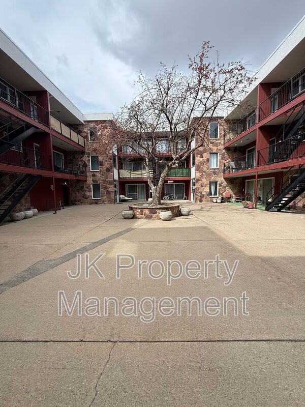 Building Photo - 2300 14th Ave S