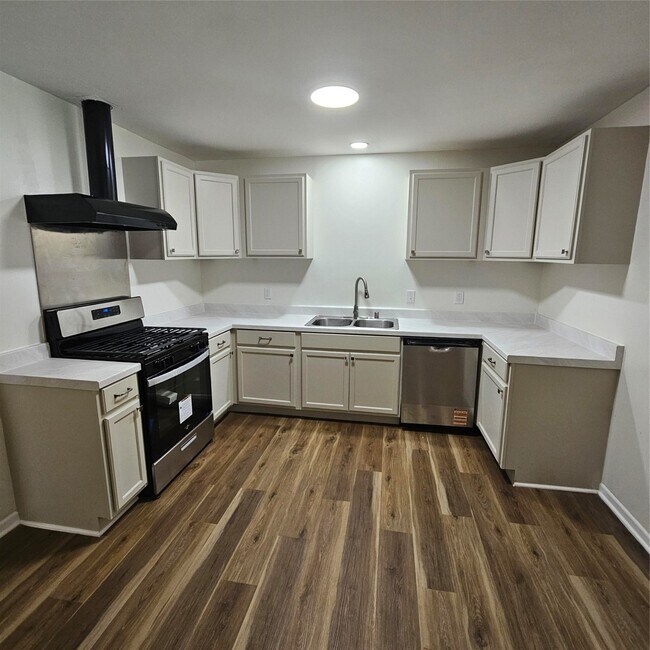 Foto del edificio - 520 Faulkner Ln