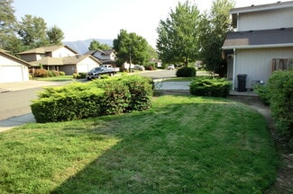 Building Photo - 1338 Golden Park Dr