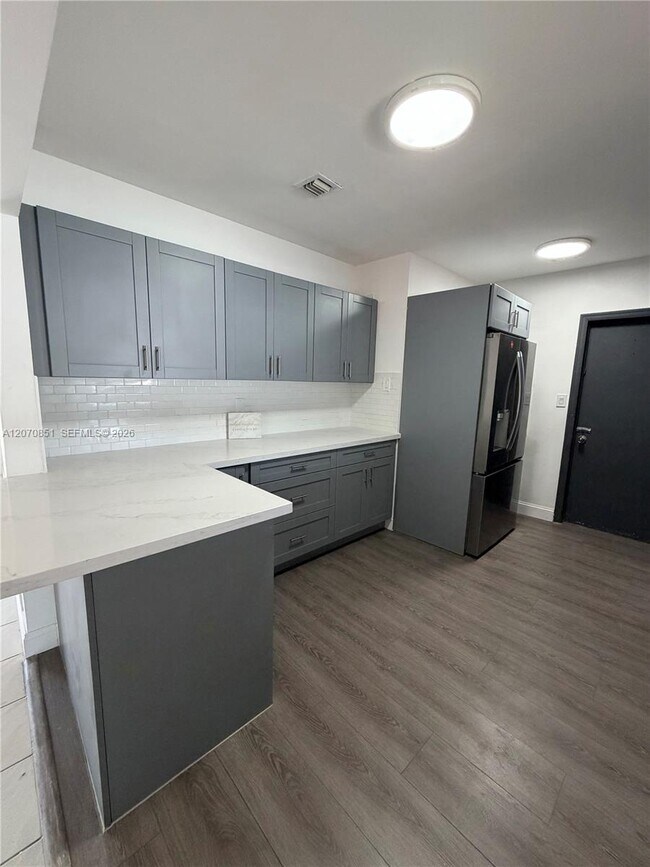Building Photo - 4175 SW 87th Ave