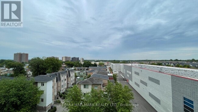 Building Photo - 8 Trent Ave