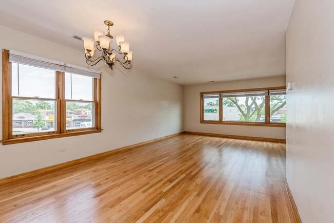Foto del edificio - 8108 N Oriole Ave
