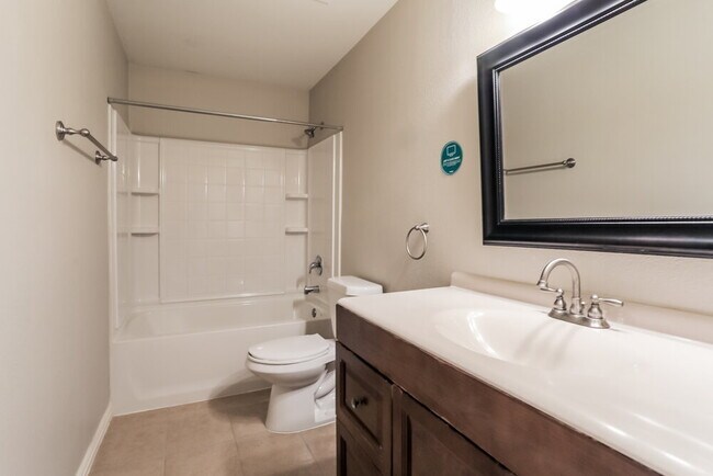 Foto del edificio - 573 Creekbend St