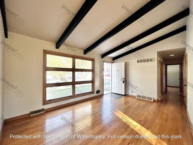 Foto del edificio - Charming 3 Bed, 1 Bath Home in Desirable Kansas City Northland Location