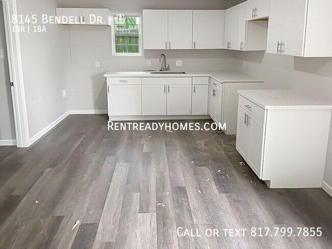 Foto del edificio - 8145 Bendell Dr