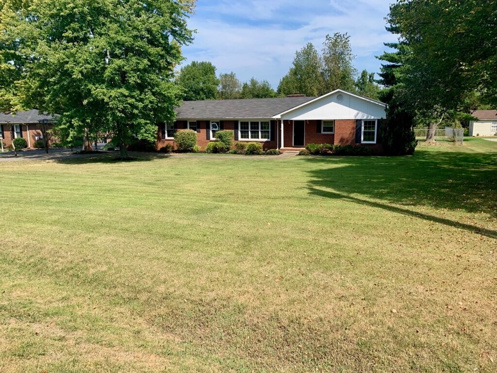 Primary Photo - 2448 Braxton Bragg Dr