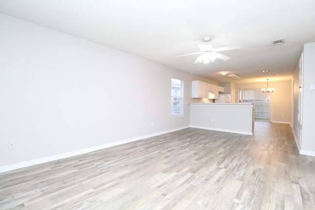 Building Photo - 3 Bedroom, 2 Bath Patio Home with Garage &...
