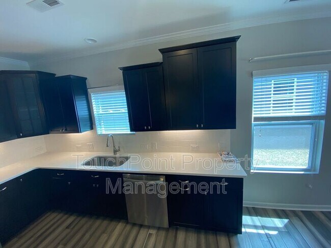 Building Photo - 5839 Eleanor Rigby Rd