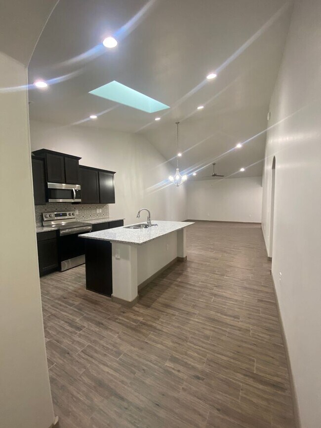 Foto del edificio - 4027 Apache Pine Pl