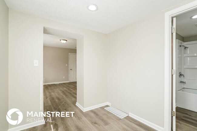 Building Photo - 3050 S Roena St