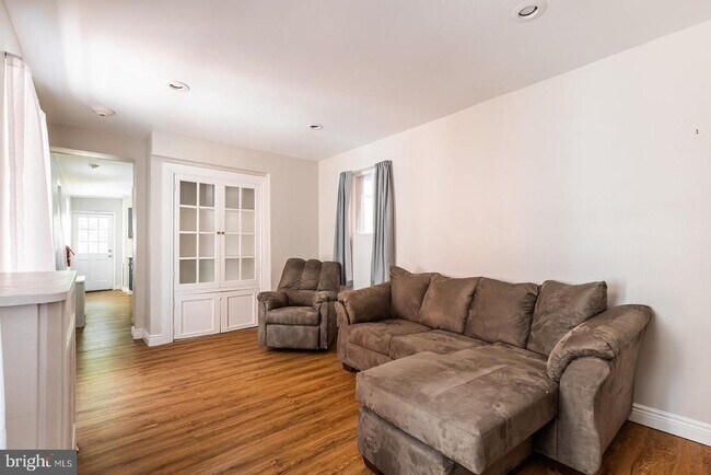 Building Photo - 65 N 4th St