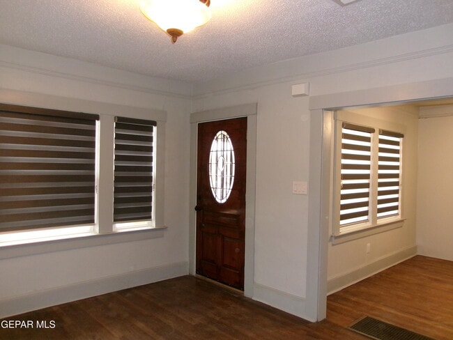 Foto del edificio - 3733 Bliss Ave