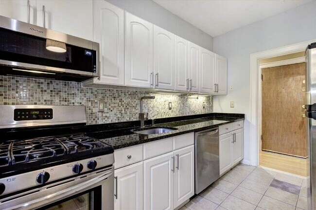 Foto del edificio - 107 Kensington Ave