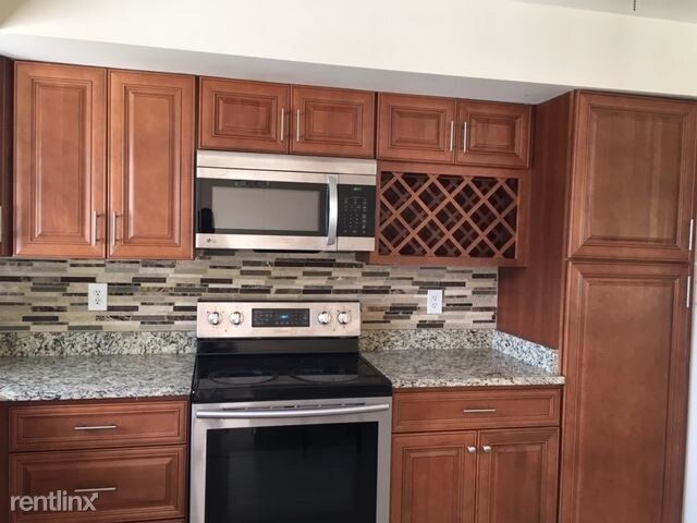 Building Photo - 3 br, 2 bath Apartment - 1968 Deer Park Rd