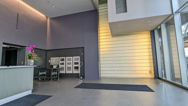 Building Photo - 235 W Van Buren St