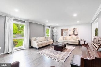 Building Photo - 820 Ridge Dr