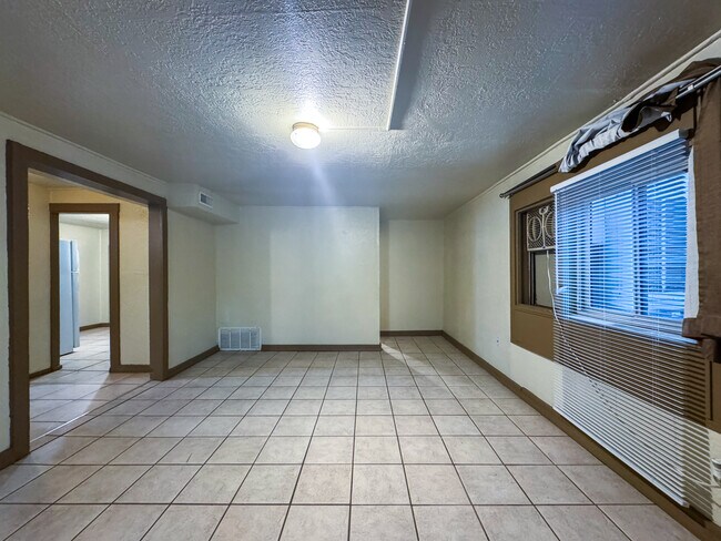Foto del edificio - 905 Palo Duro Ave NW