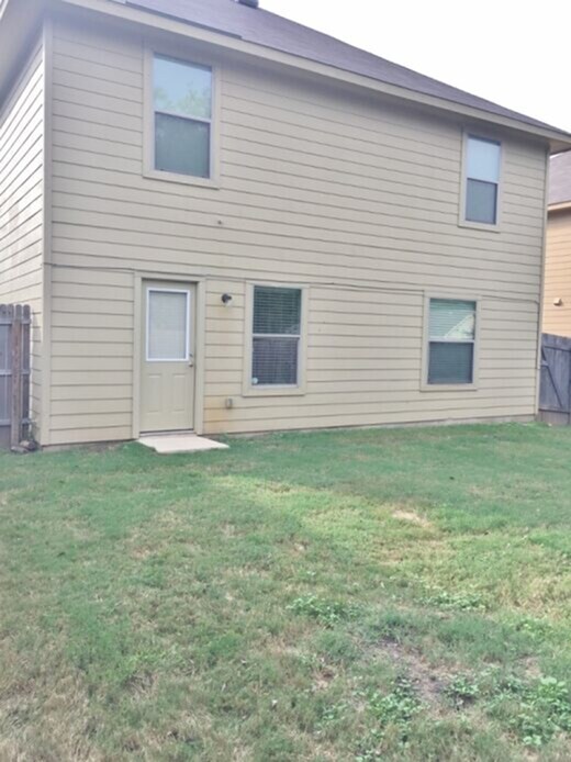 Foto del edificio - 8814 Scarlett Pl