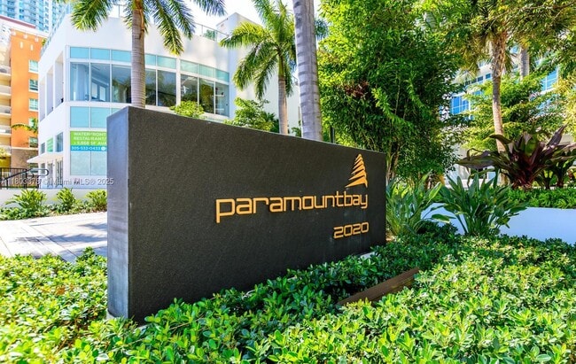 Photo - 2020 N Bayshore Dr Apartment