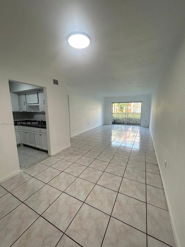 Foto del edificio - 3600 NW 21st St