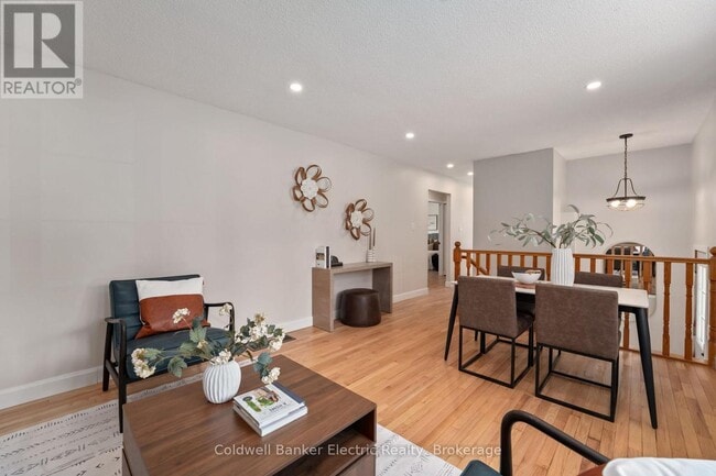 Building Photo - 8B Pottinger St