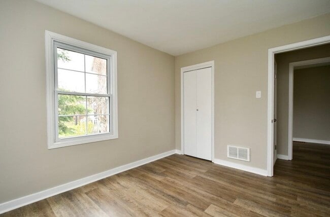 Photo du bâtiment - 310 Mason Ave