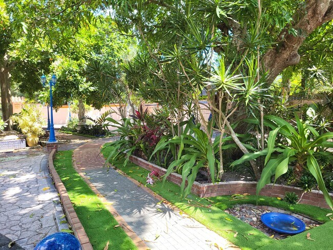 Foto del edificio - 710 Orange Ave