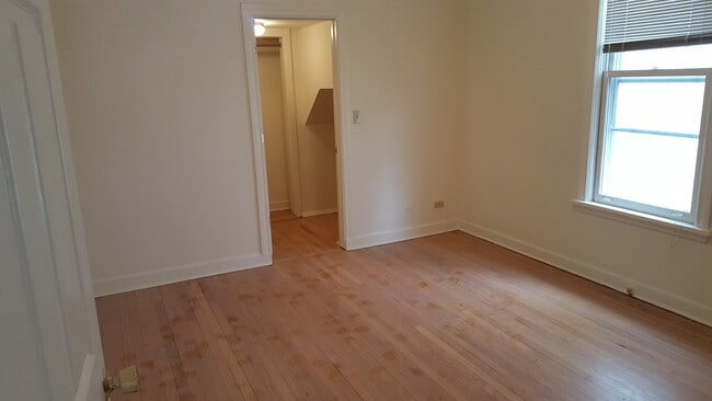 Building Photo - 1448 Wilmette Ave