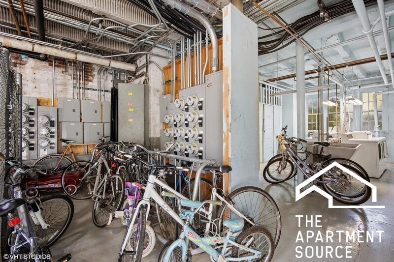 Foto del edificio - 373 Hazel Ave