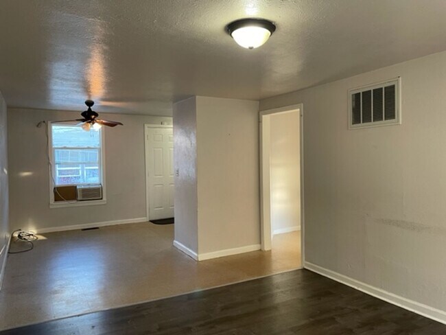 Foto del edificio - 1-Bedroom Apartment in Commerce City