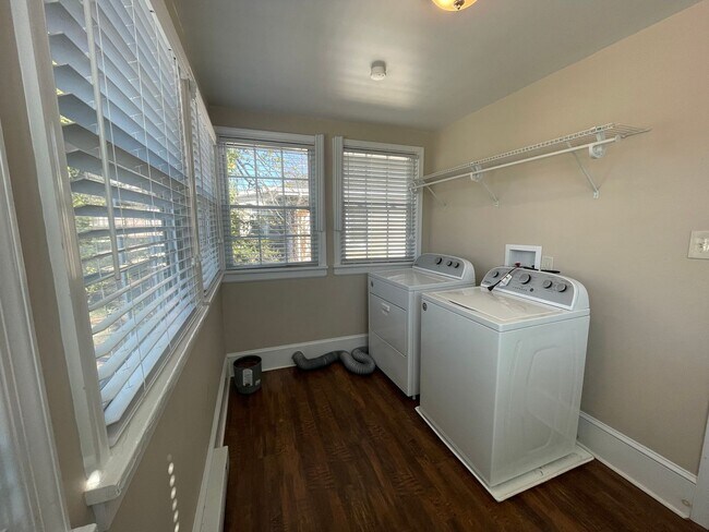 Building Photo - 3214 N Ave Unit B