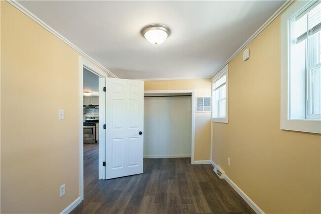 Building Photo - 66 Bolster Ave