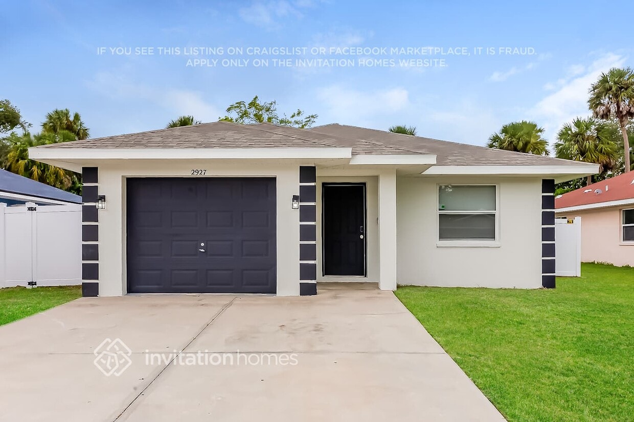 Foto principal - 2927 31st Ave E