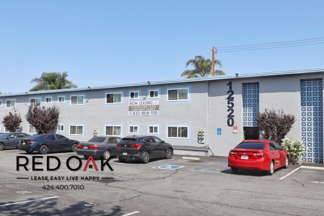 Foto del edificio - 12520 Lakewood Blvd