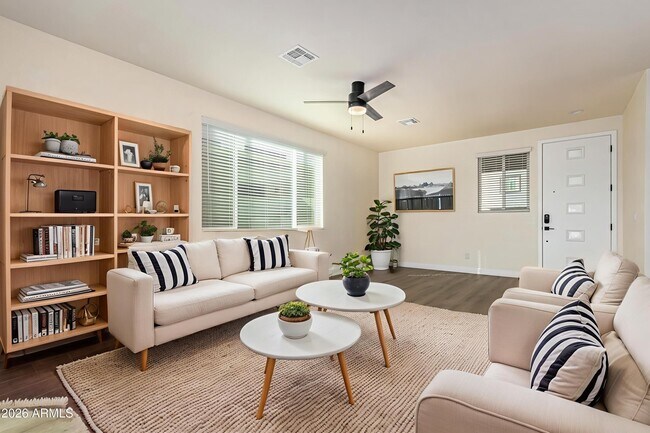 Foto del edificio - 133 W Latona Rd