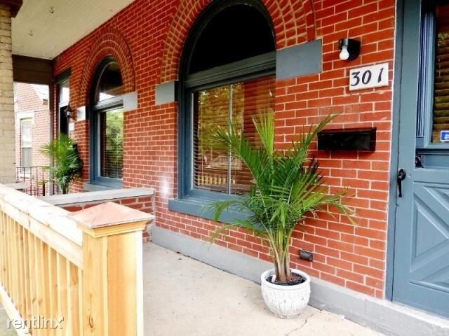 Building Photo - 2 br, 2.5 bath Townhome - 305 E Sycamore St