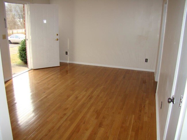 Building Photo - 327 S Lynn Ave