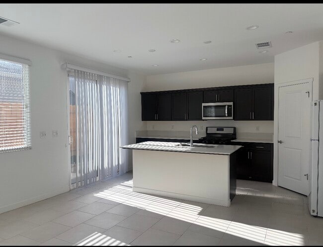 Building Photo - 836 Soledad Ave