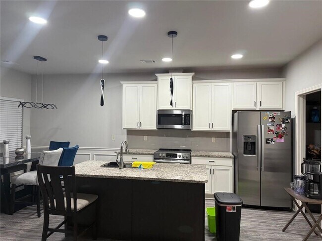 Building Photo - 1320 Sugar Glen Ct