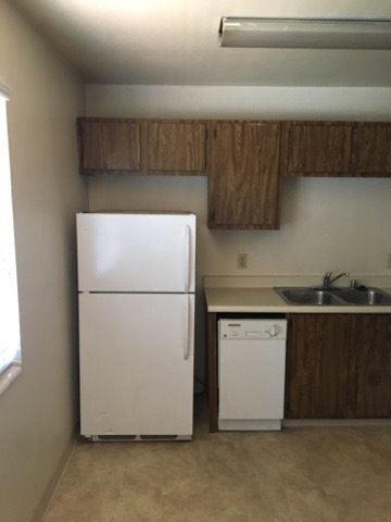 Building Photo - Upstairs, 2Bd 1 Bath apartment near Midtown!