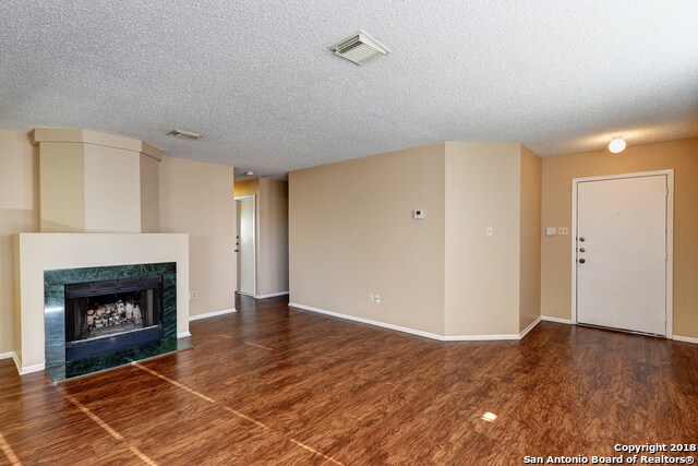 Building Photo - 801 Meadow Scape