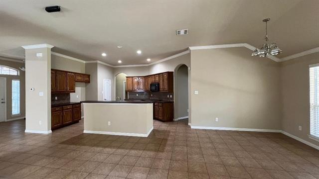 Foto del edificio - 5823 Sunny Meadow Ln