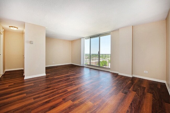 Foto del edificio - 2233 S Highland Ave