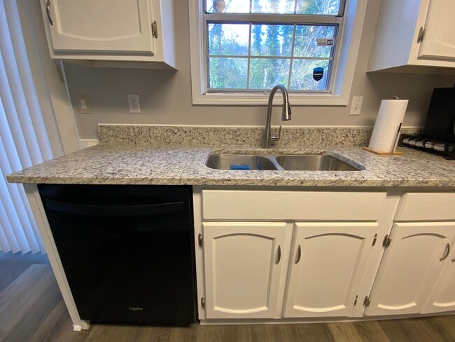 Foto del edificio - 5743 Wells Cir