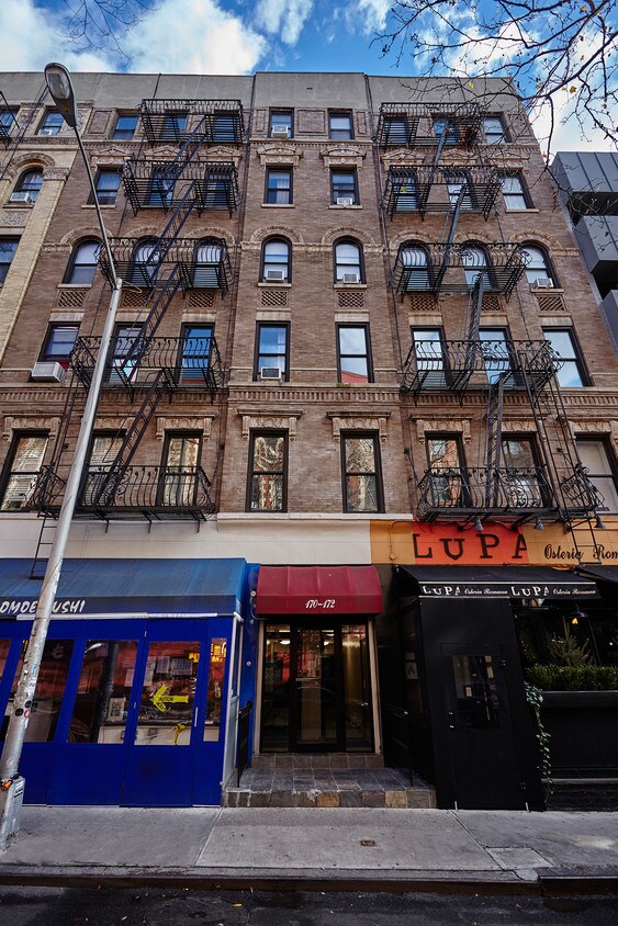 Primary Photo - 172 Thompson St