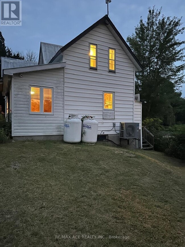 Building Photo - 716 County Rd 15