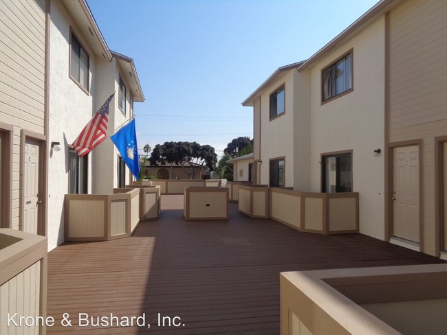 Building Photo - 1344 Holly Ave