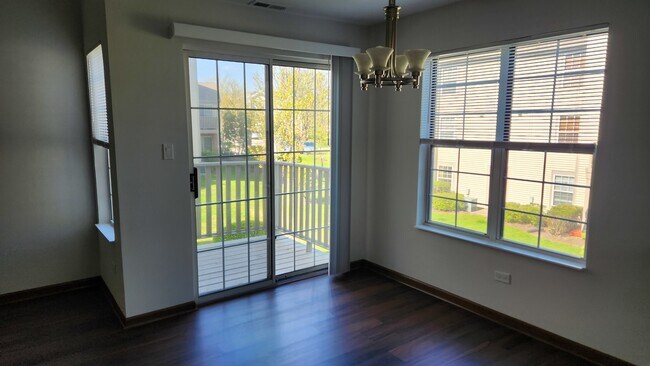 Building Photo - 130 Crestwood Ct