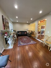 Building Photo - 544 W Parkside Dr