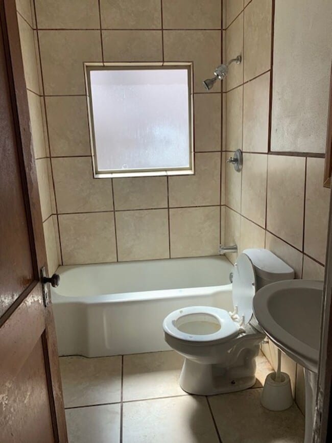 Foto del edificio - 1101 W University Dr